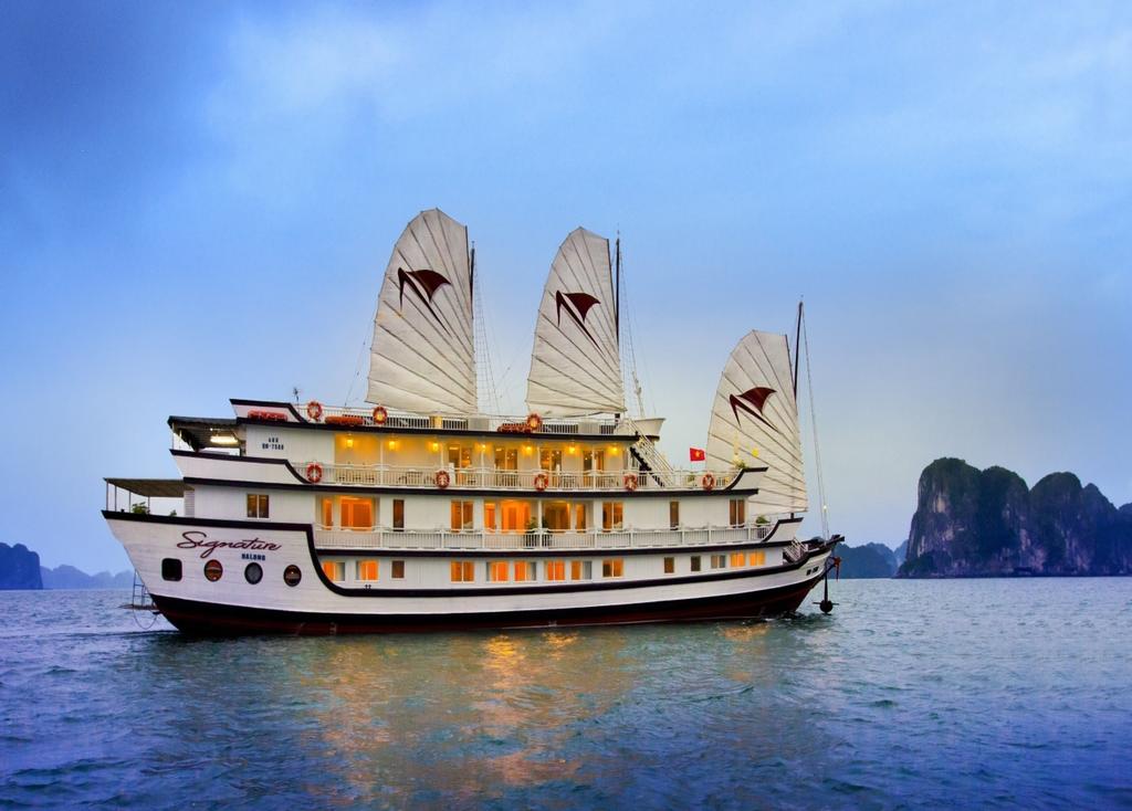 15 Best Luxury Halong Bay Cruises