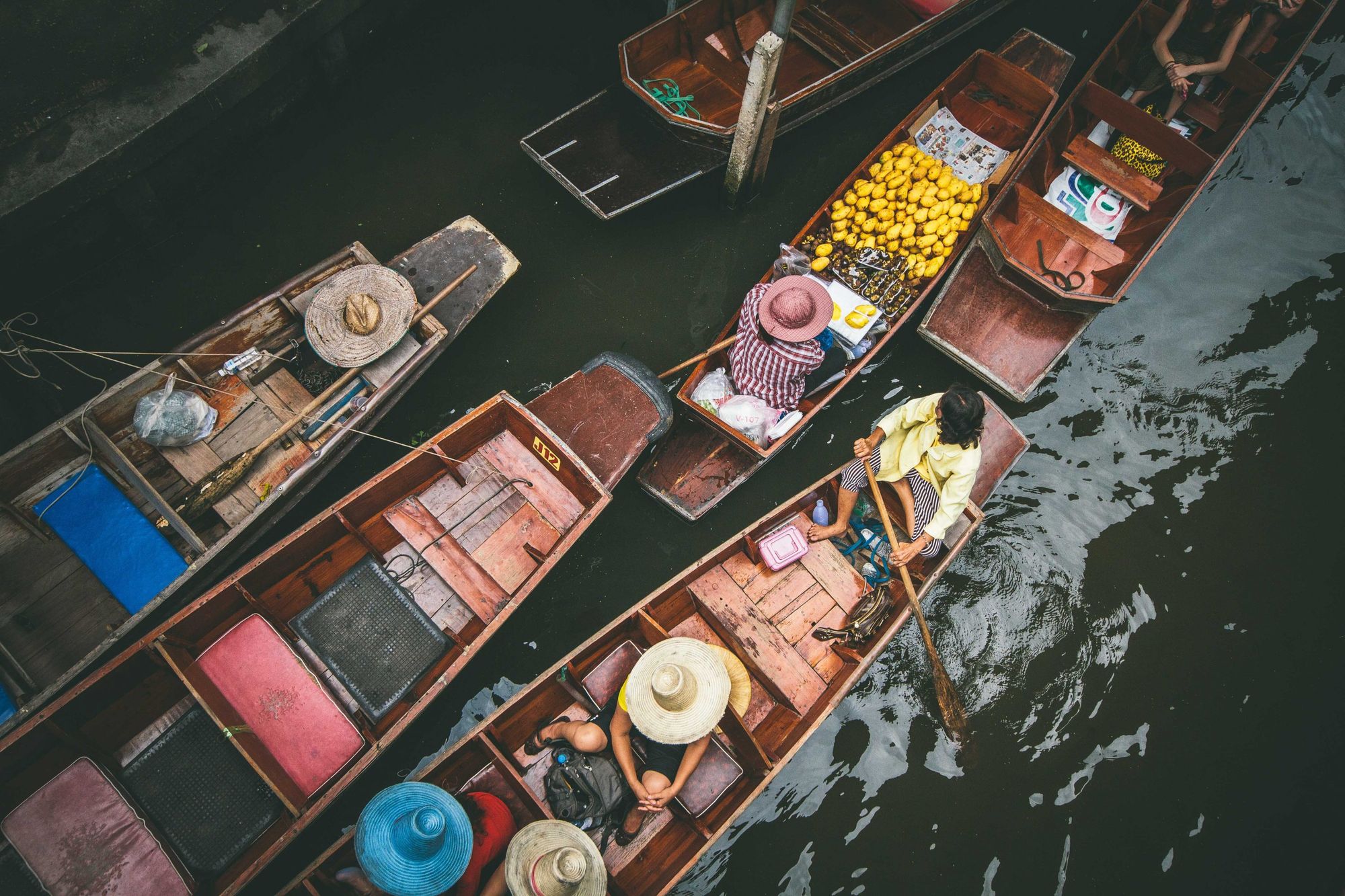 Detailed guide to visit Damnoen Saduak floating market in Bangkok