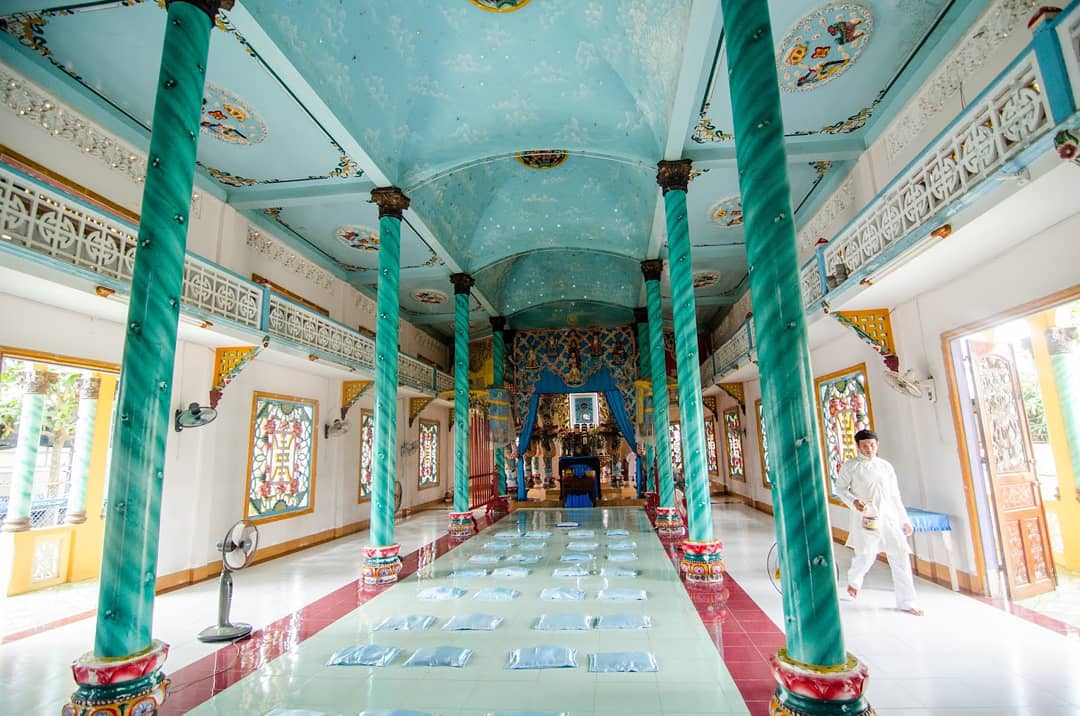 Cao Dai Temple tour: a journey to explore the most mysterious religion in Vietnam