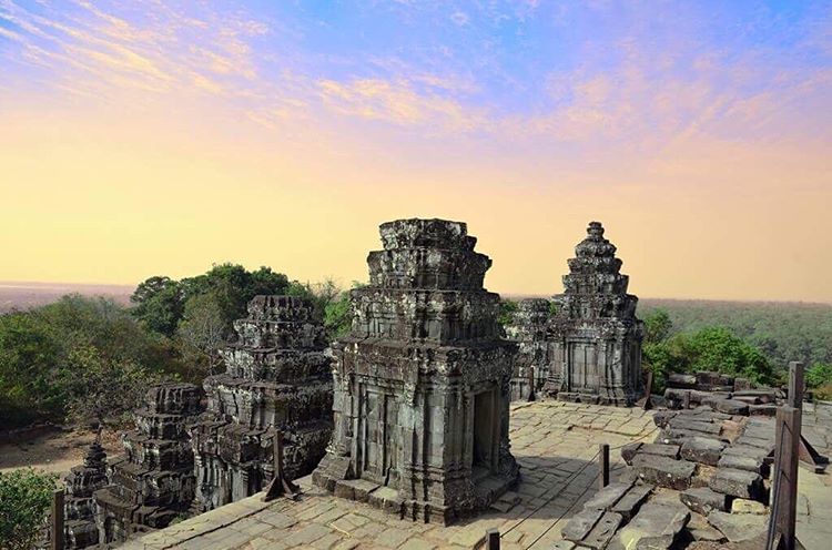 Detailed guide to explore Angkor wat sunset
